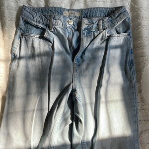 TopShop Moto Mom Jeans Light Wash Denim Straight Leg